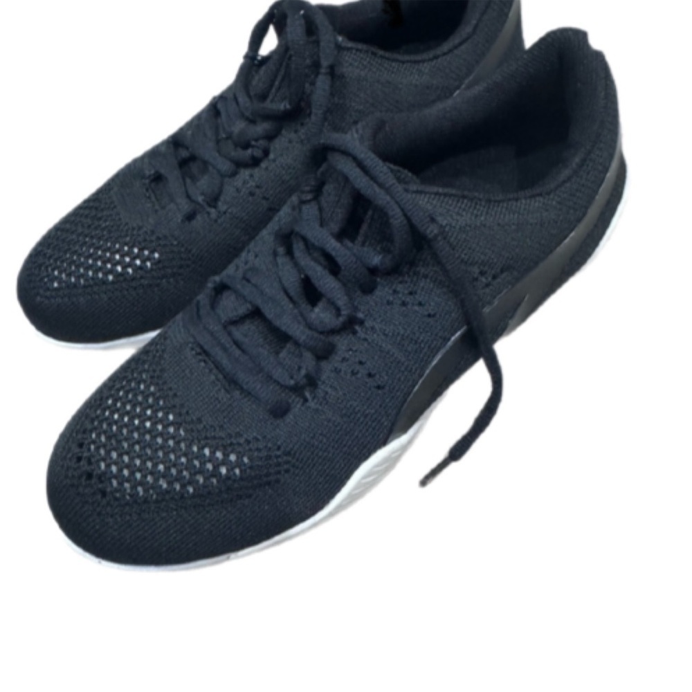 Cheerleading shoes